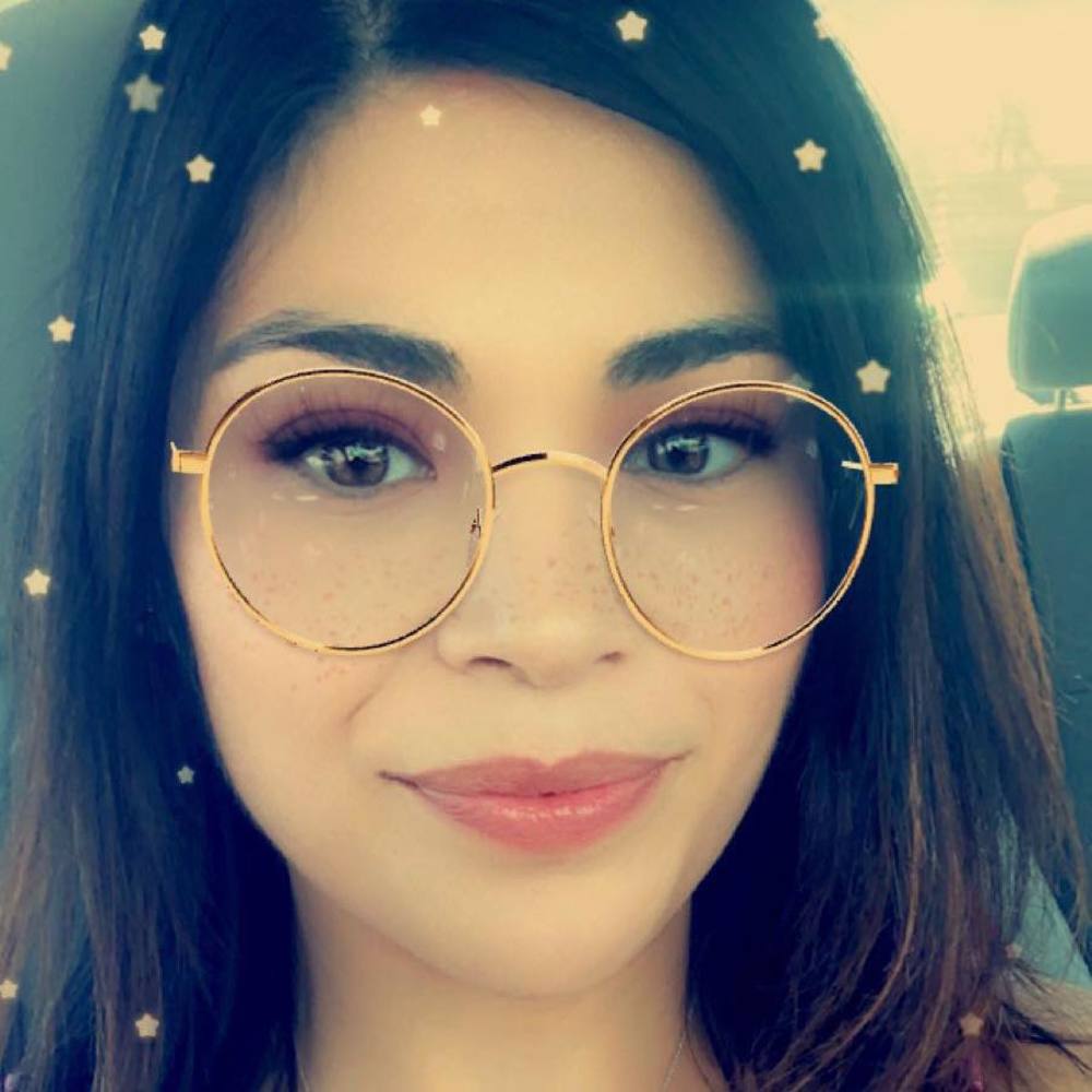 Meet your Posher, Alexis